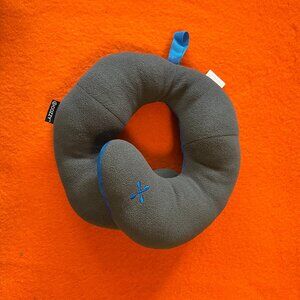 BCOZZY Blue & Gray Travel Neck Pillow + bag - Size L (adult)